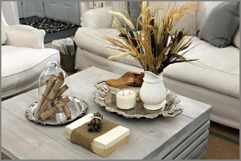 چیدمان میز جلو مبلی با دکوری و اکسسوری ترند