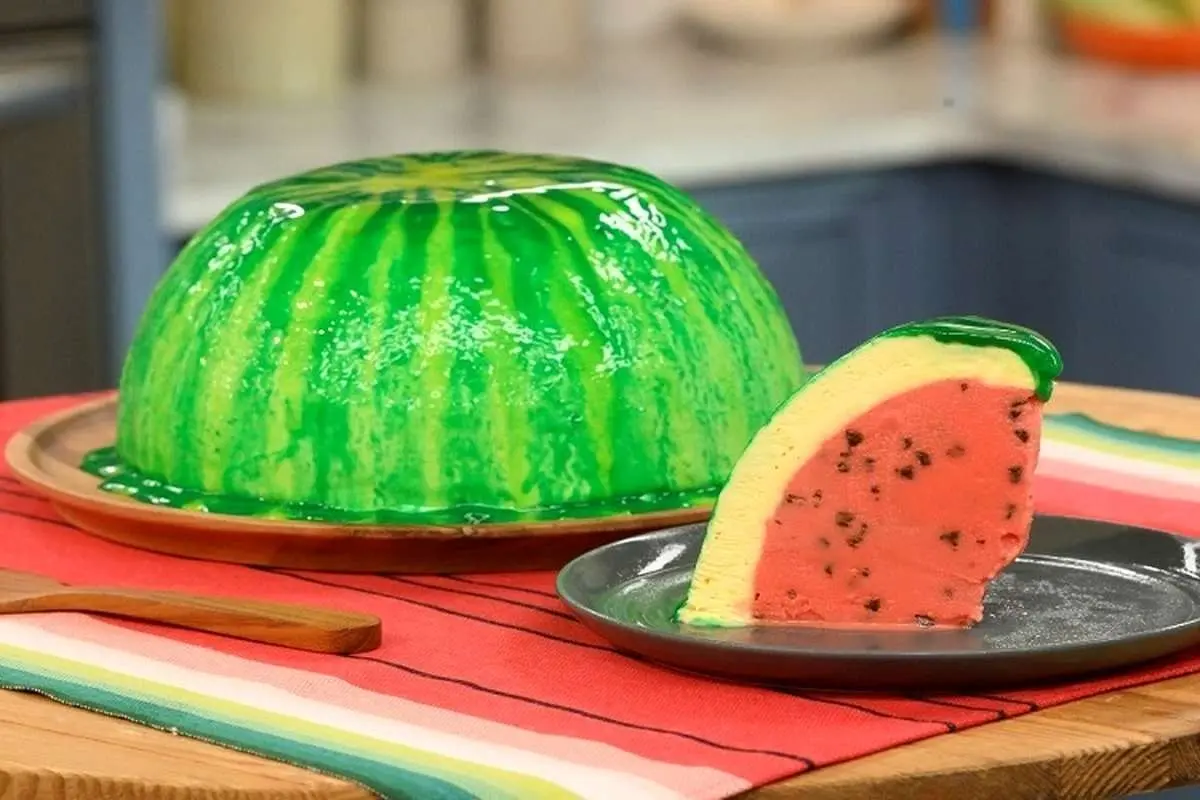 کیک هندوانهای شب یلدا کیک هندوانهای شب یلدا